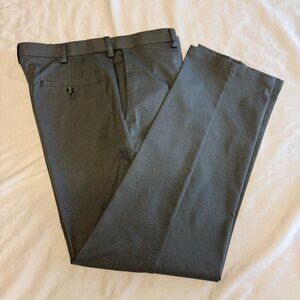 Haggar Mens Cool Right Performance Flex Straight Fit Flat Front Classic Fit